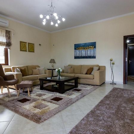 Апартаменти Katerina & Elia'S Family House Леонідіон Екстер'єр фото