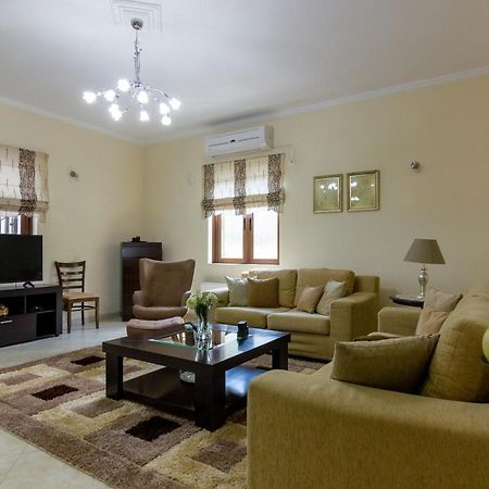 Апартаменти Katerina & Elia'S Family House Леонідіон Екстер'єр фото