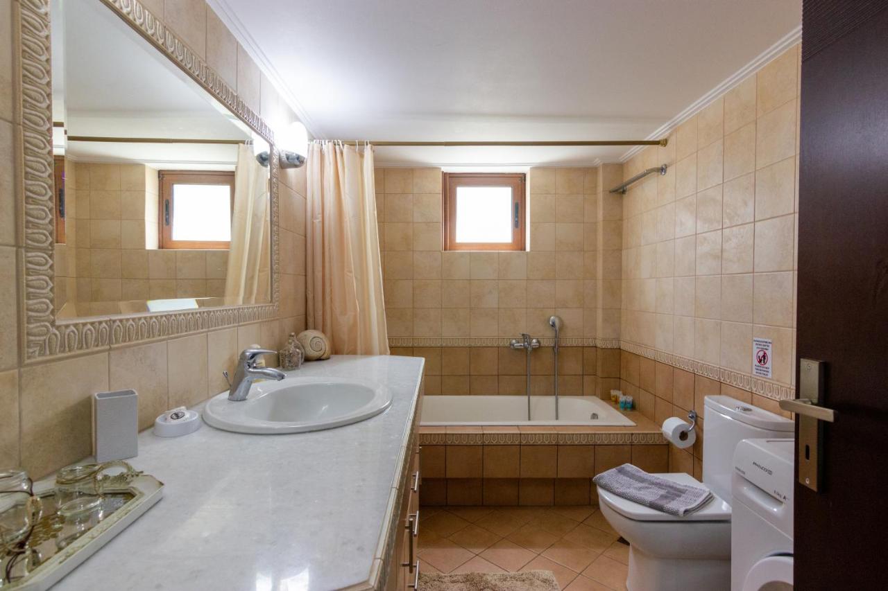 Апартаменти Katerina & Elia'S Family House Леонідіон Екстер'єр фото